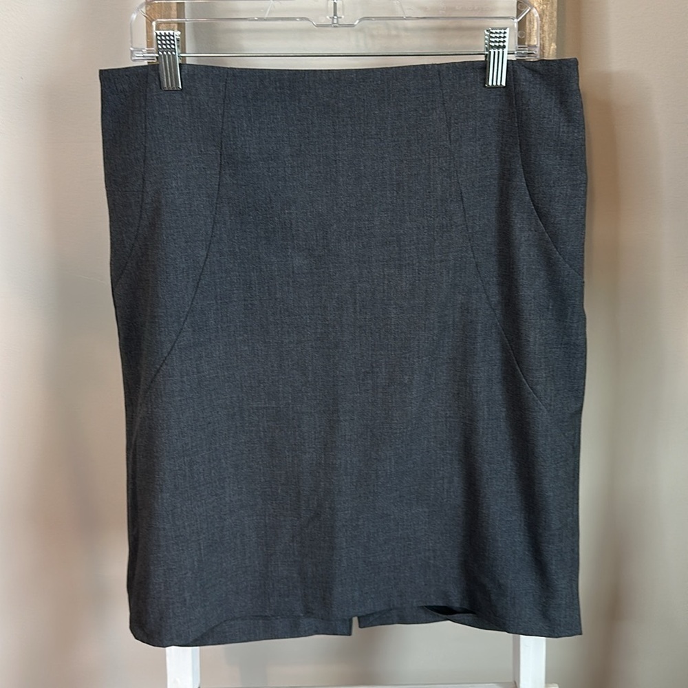 The Limited Collection Gray Pencil Skirt Size 12 in Fair Used Condition - Picture 2 of 16